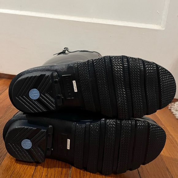 Hunter tall rain boots in navy blue - Picture 10 of 10